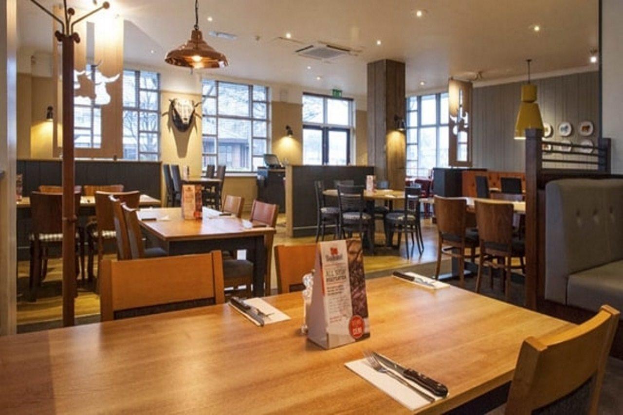 Premier East Hotel 3*