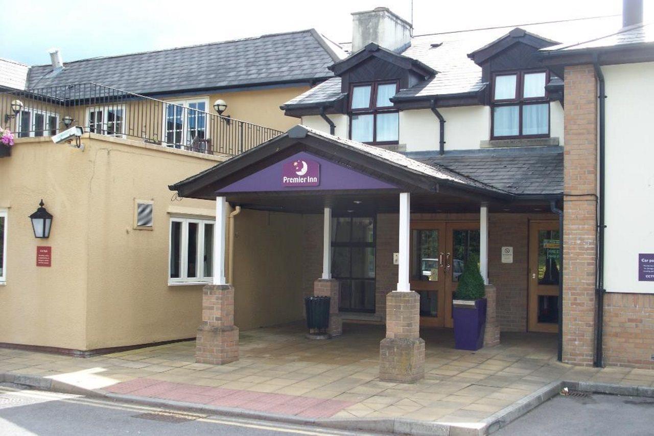 Premier West Hotel 3*