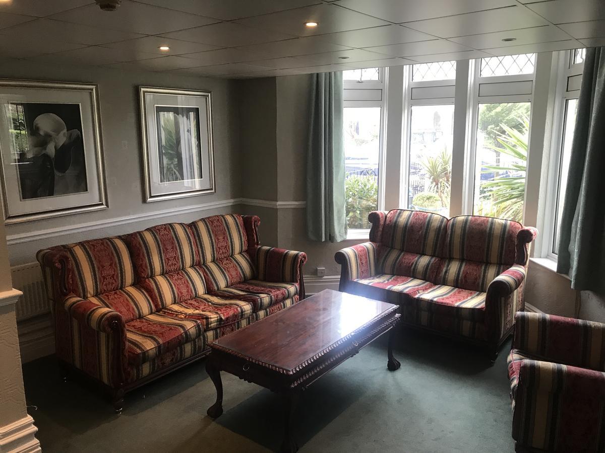 Oyo Maggie Jones Hotel Cardiff