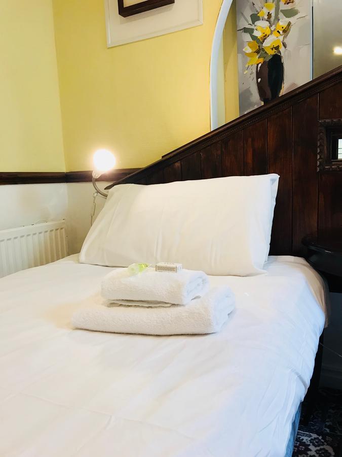 144 Cathedral Road Guest house 2*