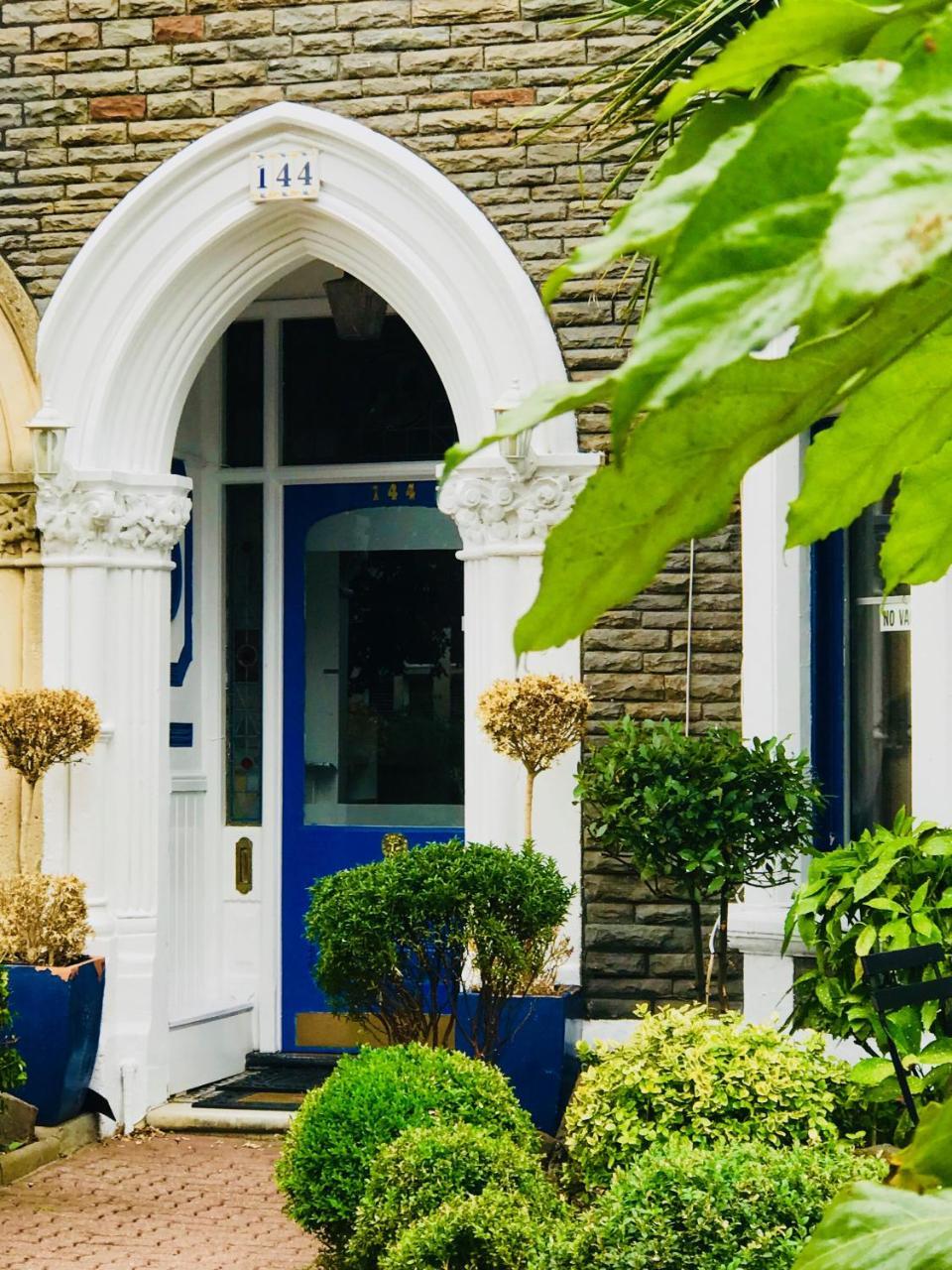 144 Cathedral Road 2* Cardiff