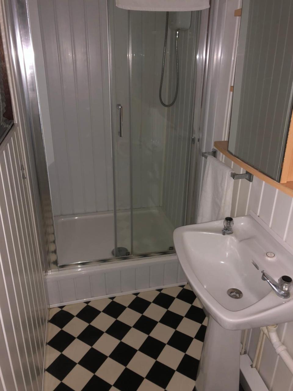 144 Cathedral Road Guest house