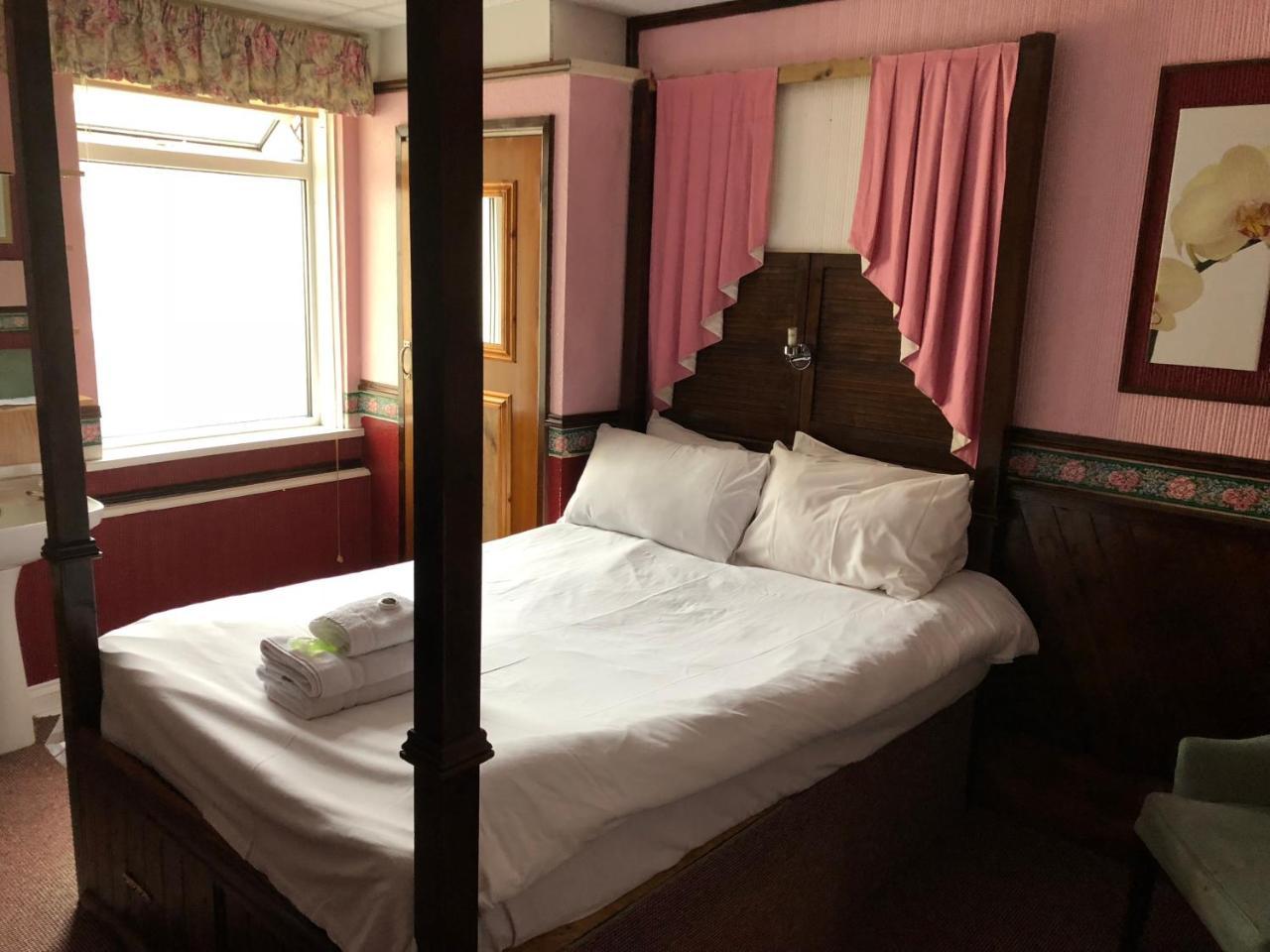 Guest house 144 Cathedral Road 2*