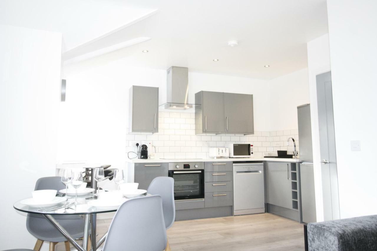 Willow Serviced - 37 Apartment