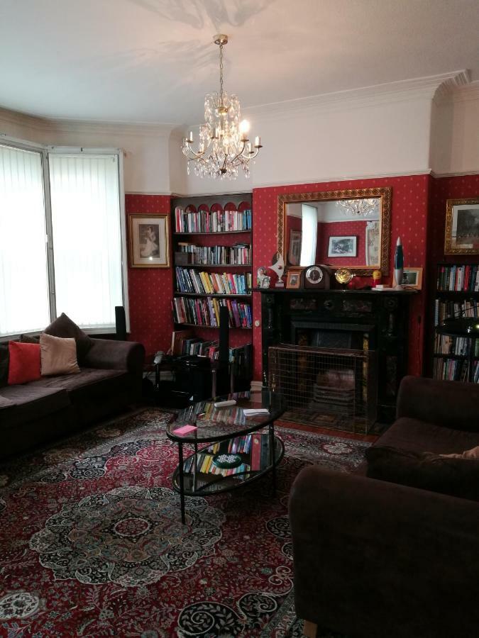 Beautiful Victorian House Guest house Cardiff