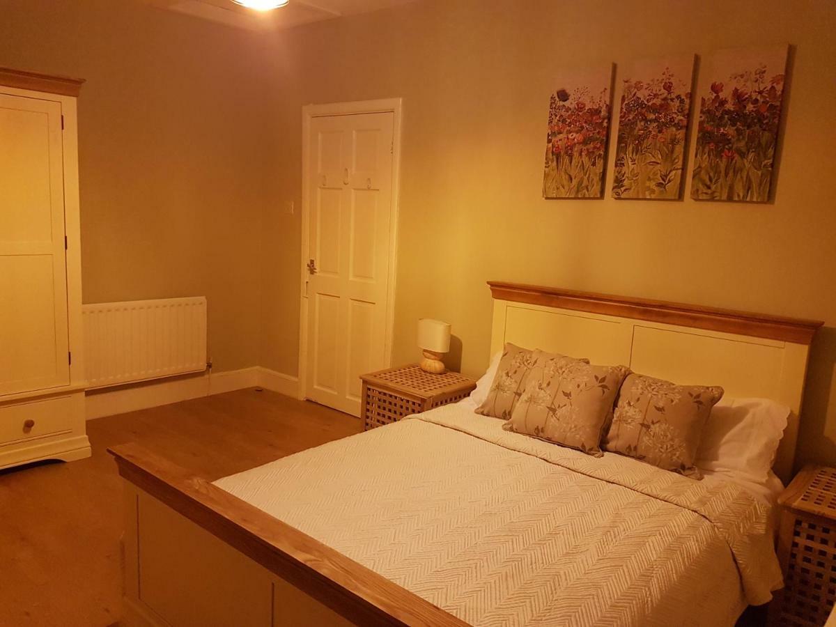 Tynant House- Modern 3 Bed House- Centre And Free Parking Holiday home Cardiff