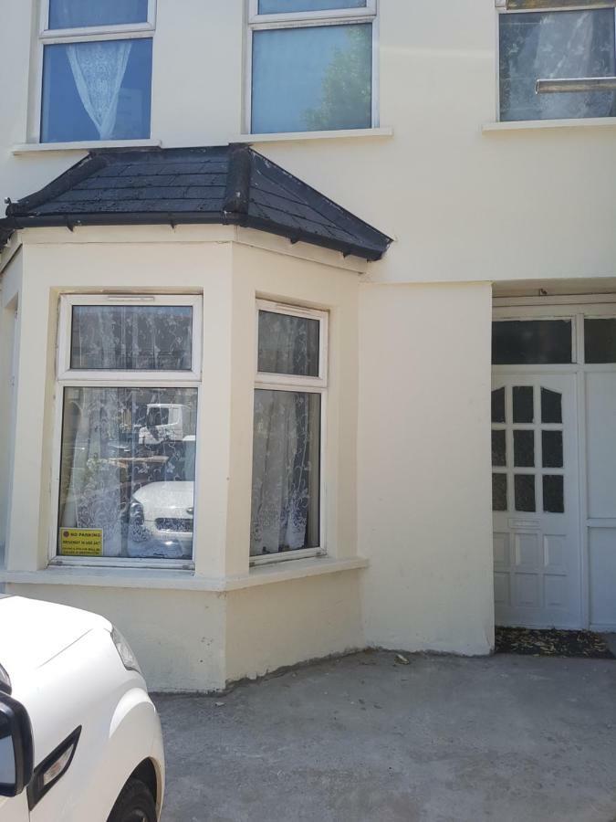 Richmond Road Guest house *