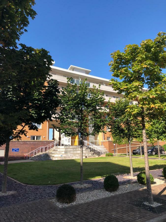 Hansen House 2 With Private Parking Apartment Cardiff