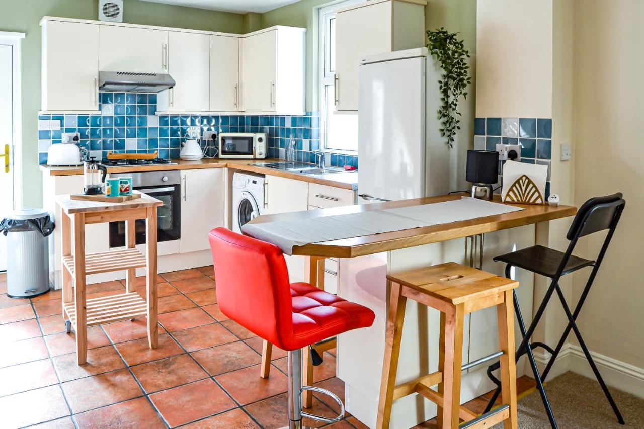 The Ella Fitzgerald - Modern 2 Bedroom Apartment, Super Close To Centre *