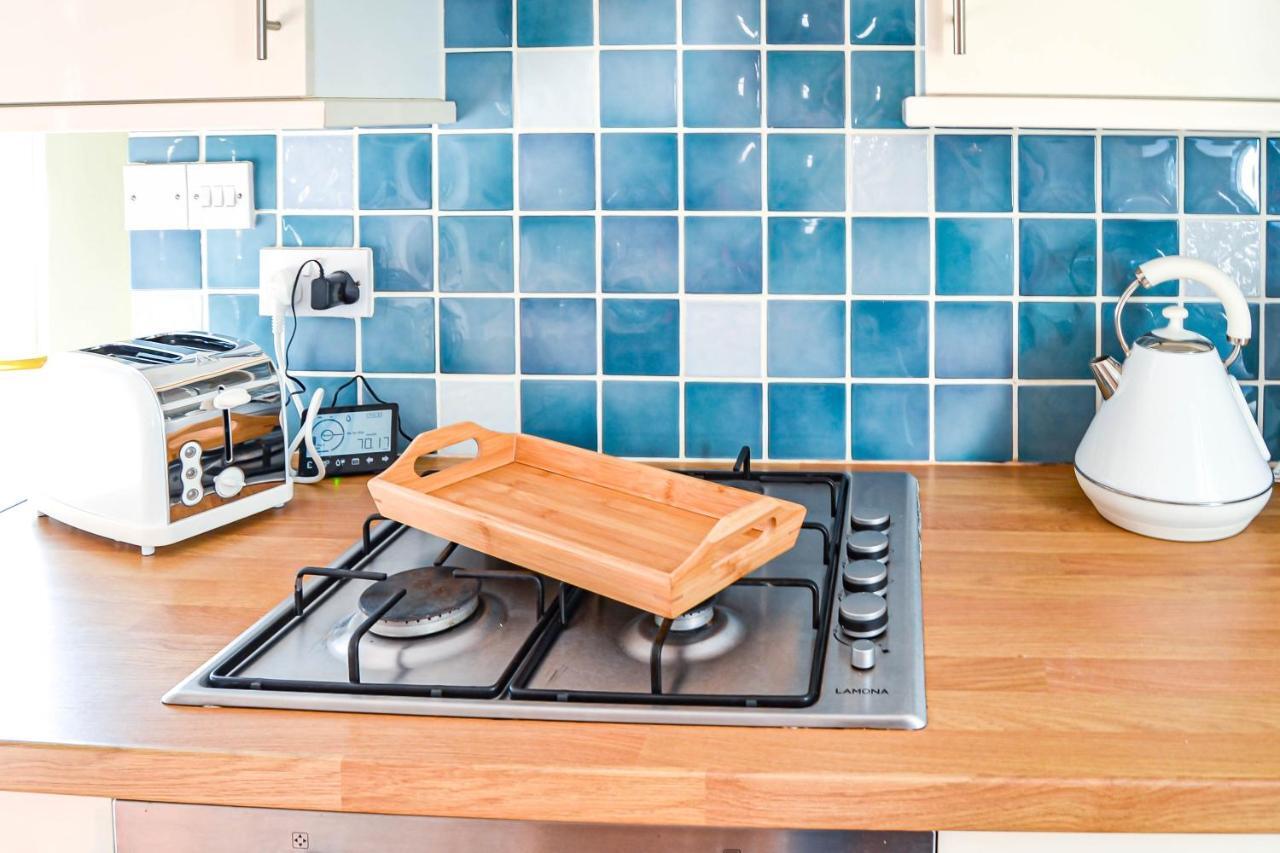 The Ella Fitzgerald - Modern 2 Bedroom Apartment, Super Close To Centre * Cardiff