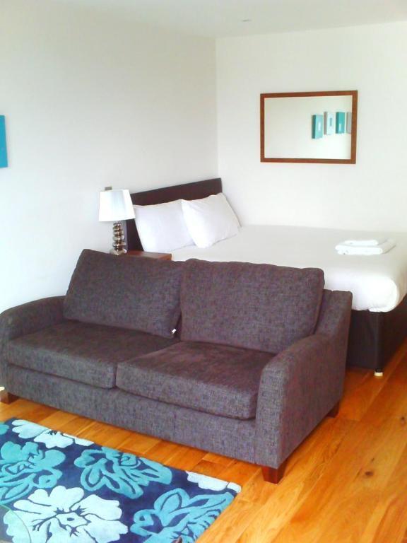Meridian Terrace Serviced 4* Cardiff